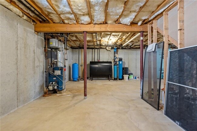 Building Photo - 27 River St