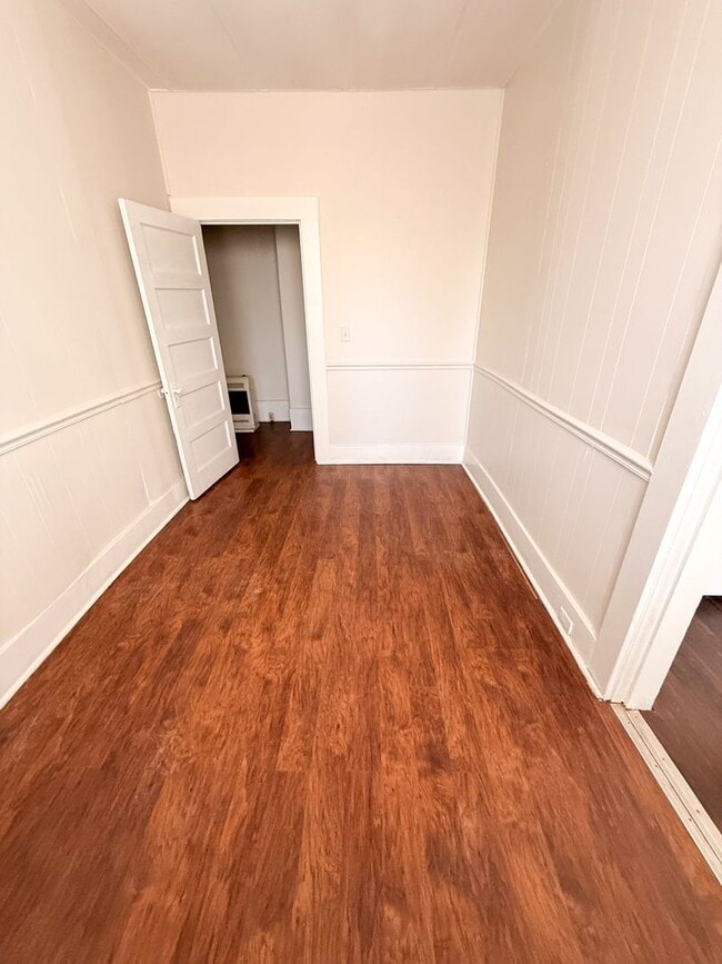 Building Photo - 403 N Troup St