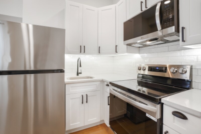 Building Photo - 604 N Eutaw St