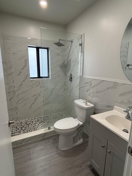 Building Photo - 2208 W 5th Way