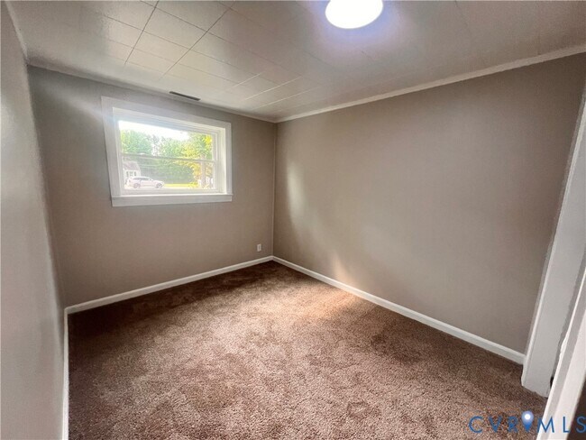 Building Photo - 1144 E Normandale Ave