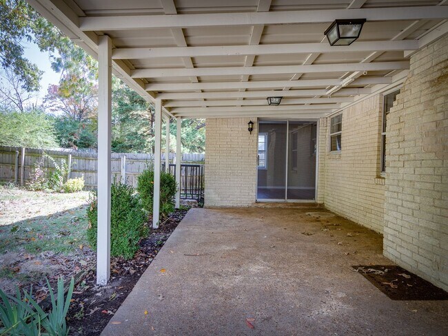 Building Photo - Perfectly renovated 3BR/2B available for rent!