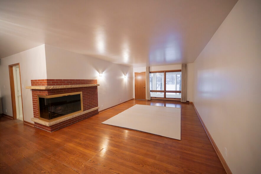 Building Photo - 1011 Third St