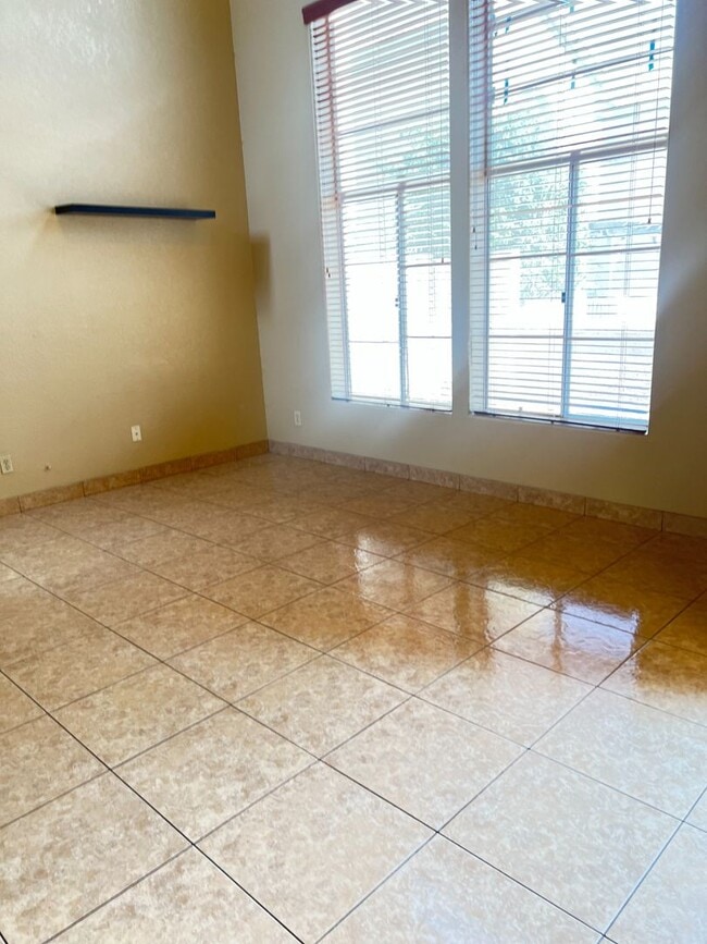 Building Photo - 3 Bedroom - 2.5 Bath - 1395 Sq. Ft. Home f...