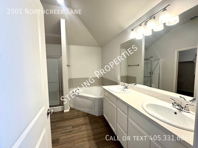 Building Photo - 2501 Northcreek Ln