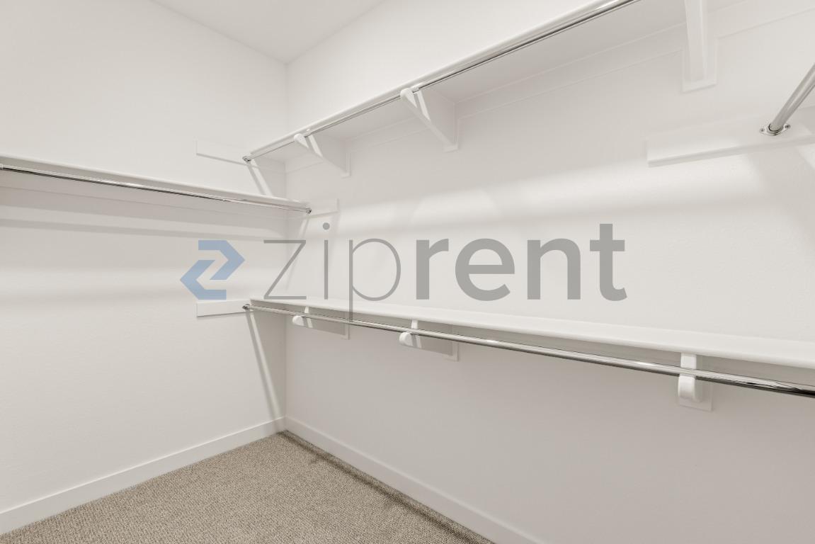 Building Photo - Unit