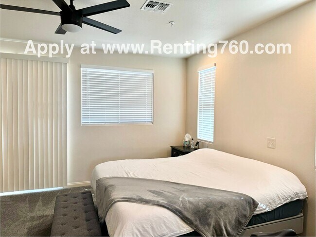 Building Photo - Newer 4 Bedroom 3 Bathroom Home With Solar...