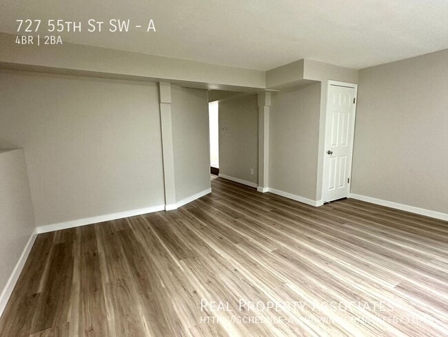 Building Photo - 727 55th St SW