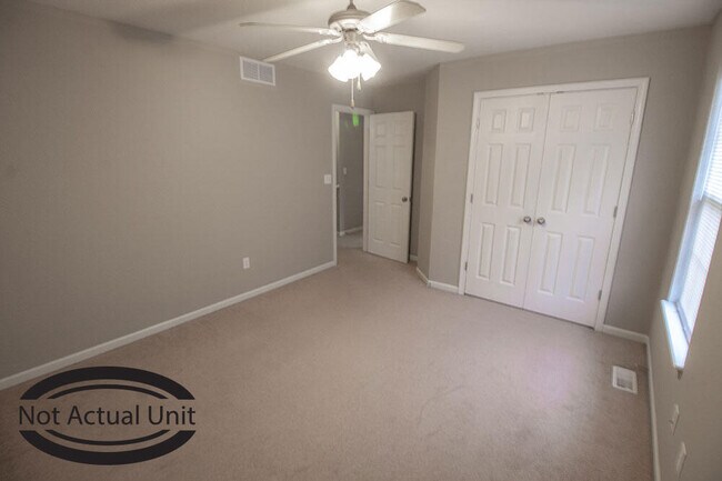Building Photo - 4015 Snowy Owl Dr