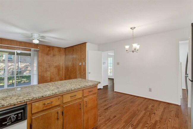 Building Photo - 7505 Brentcove Cir