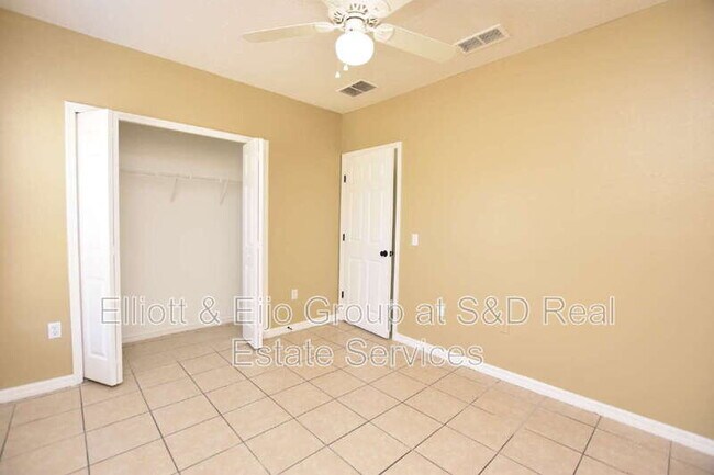 Building Photo - 982 Cumberland Dr