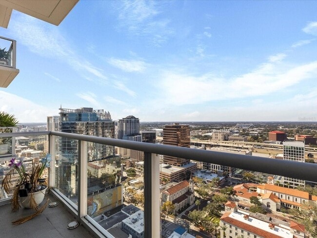 Building Photo - 150 E Robinson St