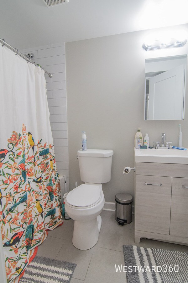 Building Photo - 3656 W Eddy-1