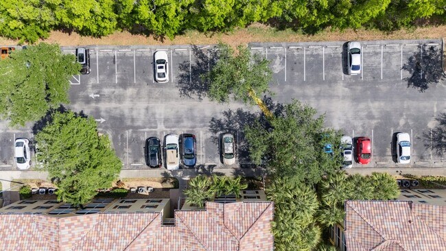 Building Photo - Conveniently located 3 bedrooms 2 bathroom...