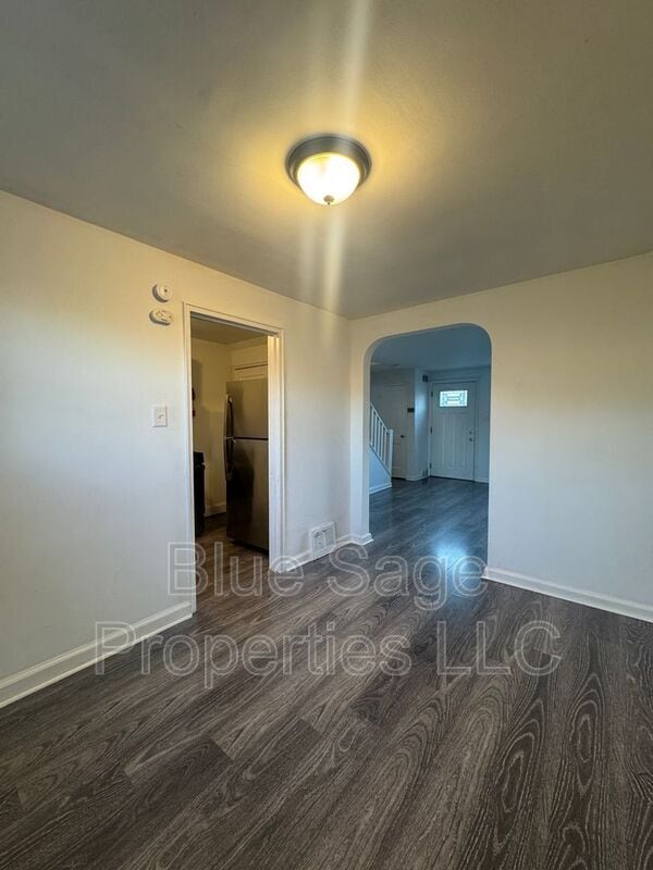 Building Photo - 25 Windsor Ln