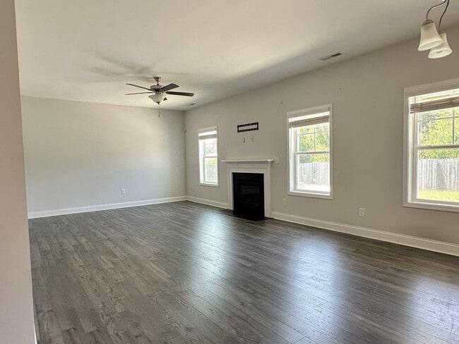 Building Photo - 263 Union St