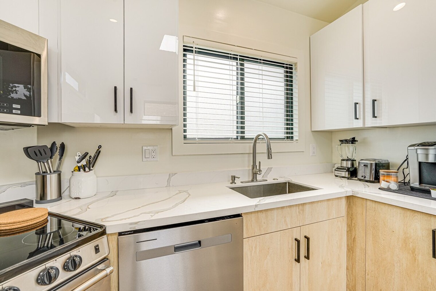 Building Photo - 3381 Pinole Valley Rd