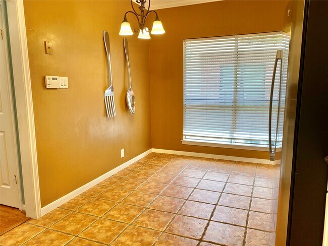 Building Photo - 2478 Bering Dr