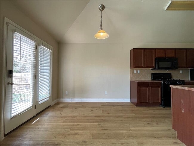 Building Photo - 15203 Lucian Dr