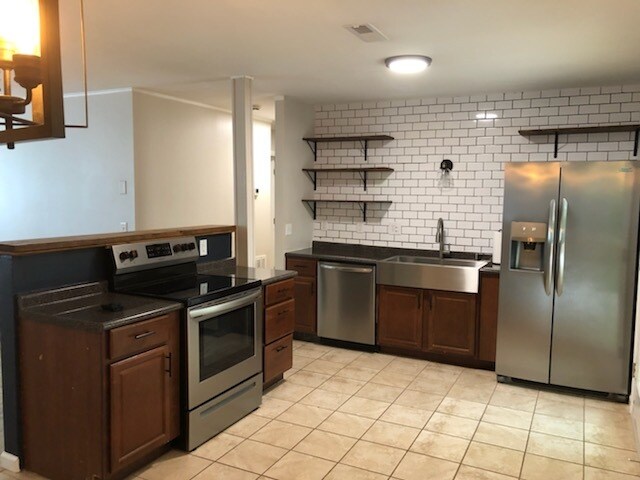 Building Photo - 8224 Tamarack Rd