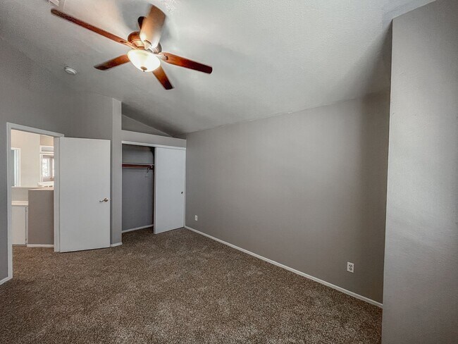Building Photo - Spacious 4-Bedroom Home in Prime Green Val...