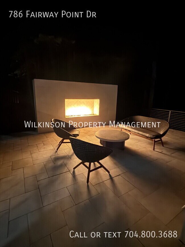 Building Photo - 786 Fairway Point Dr