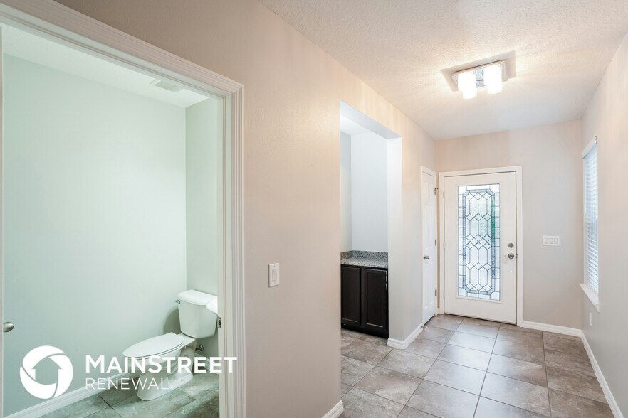 Building Photo - 10250 Newminster Loop