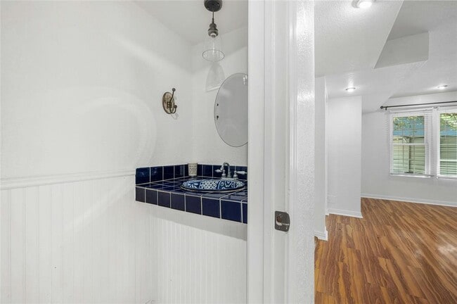 Building Photo - 13003 S Madrone Trail