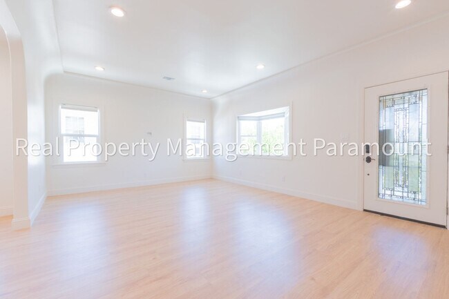 Building Photo - Beautiful Newly Renovated 3-Bedroom Home in a Prime Location