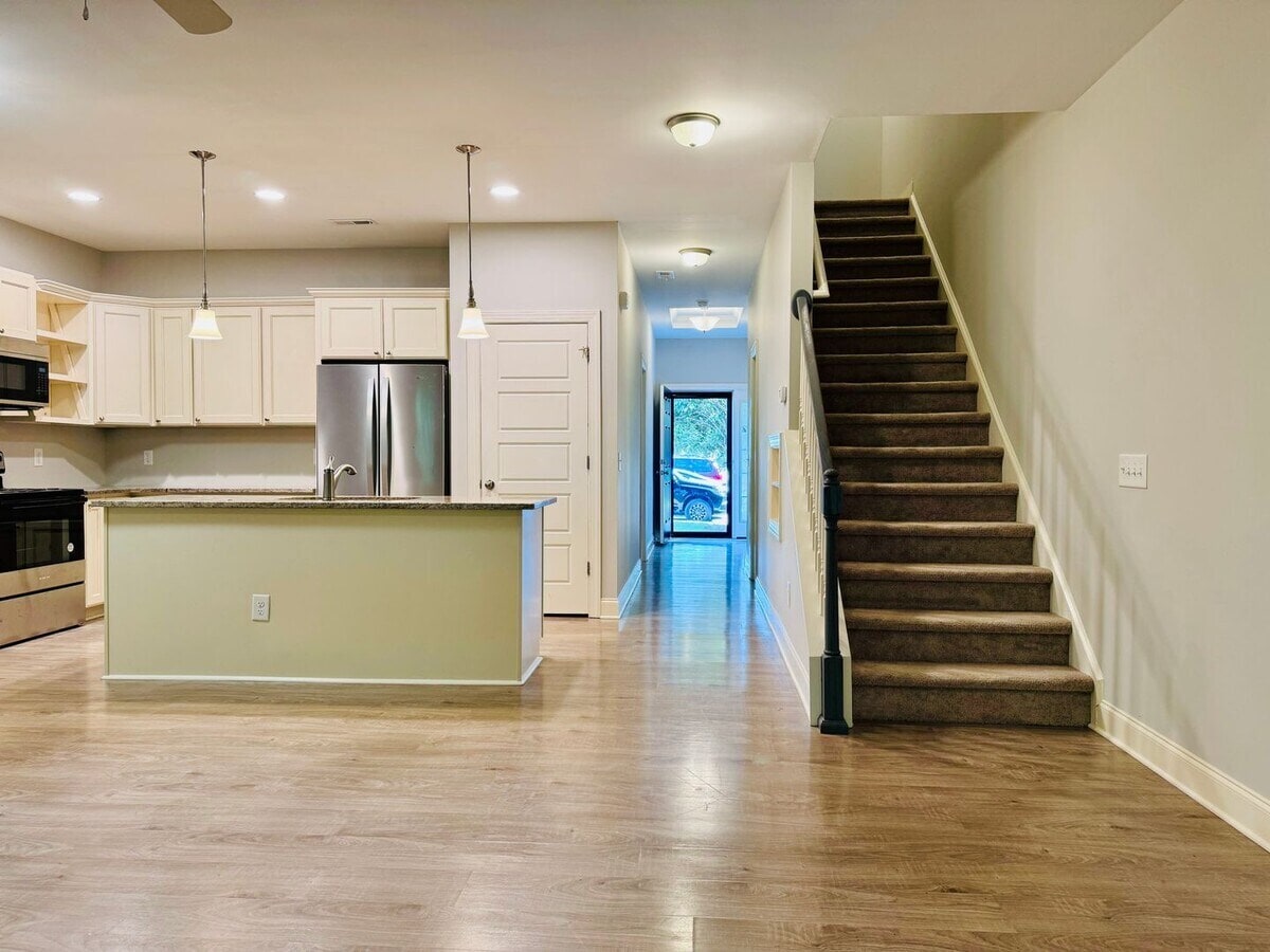 Building Photo - 1665 Quail Cir