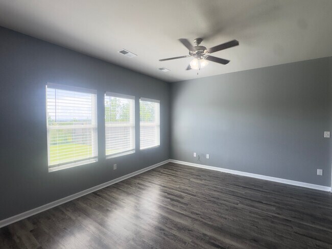 Building Photo - 234 Highland View Dr