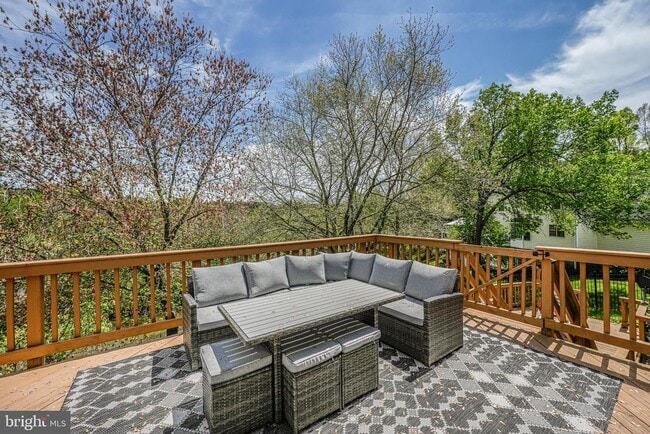 Building Photo - 9913 Rosewood Hill Cir
