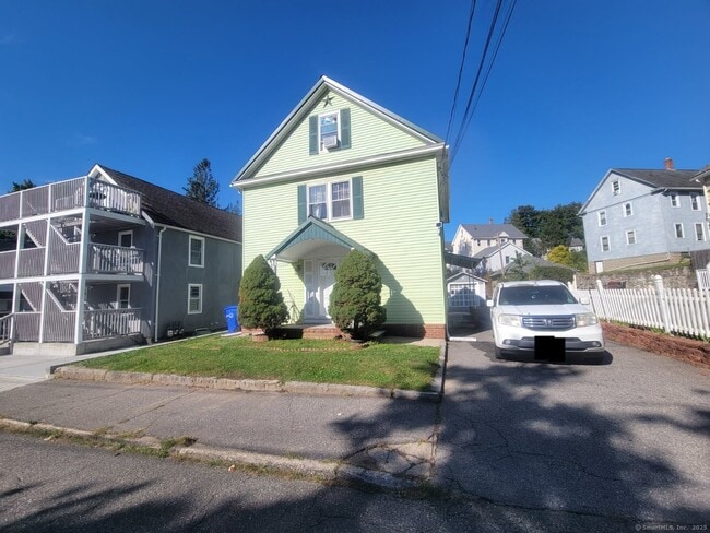 Primary Photo - 129 Wall St