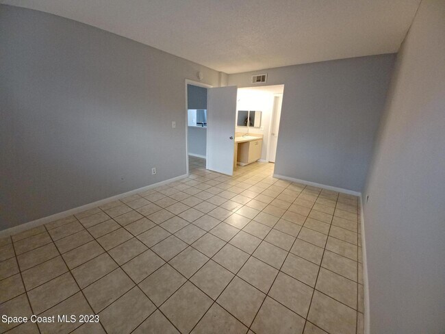 Building Photo - 1617 Sunny Brook Ln