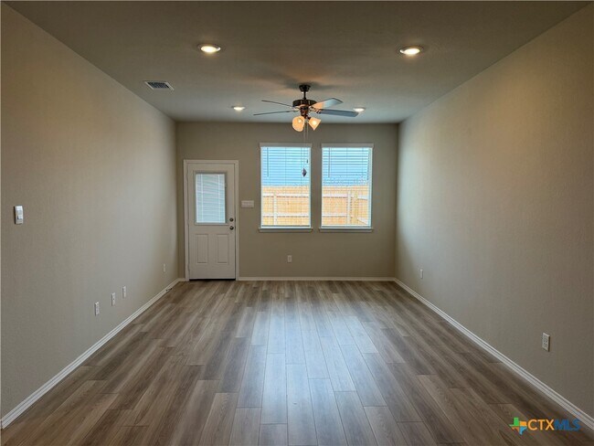 Building Photo - 1126 Stone Vly Rd