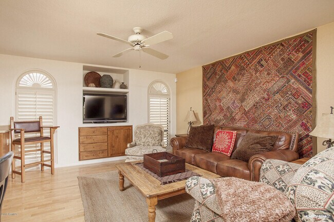Building Photo - 10860 E San Salvador Dr