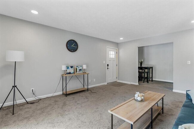 Building Photo - 1701 Hawthorne Ave