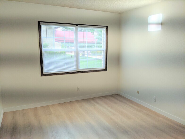 Bedroom1 - 805 29th St