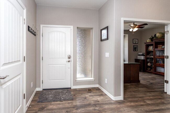 Building Photo - Spacious 4-Bedroom Home in Prestigious For...