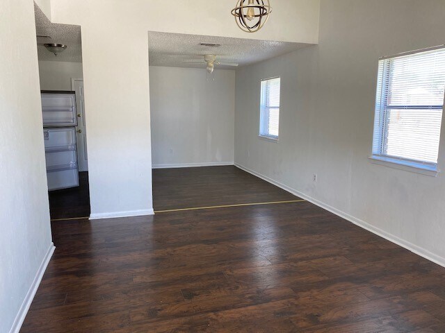 Building Photo - 1005 Dryden Ave