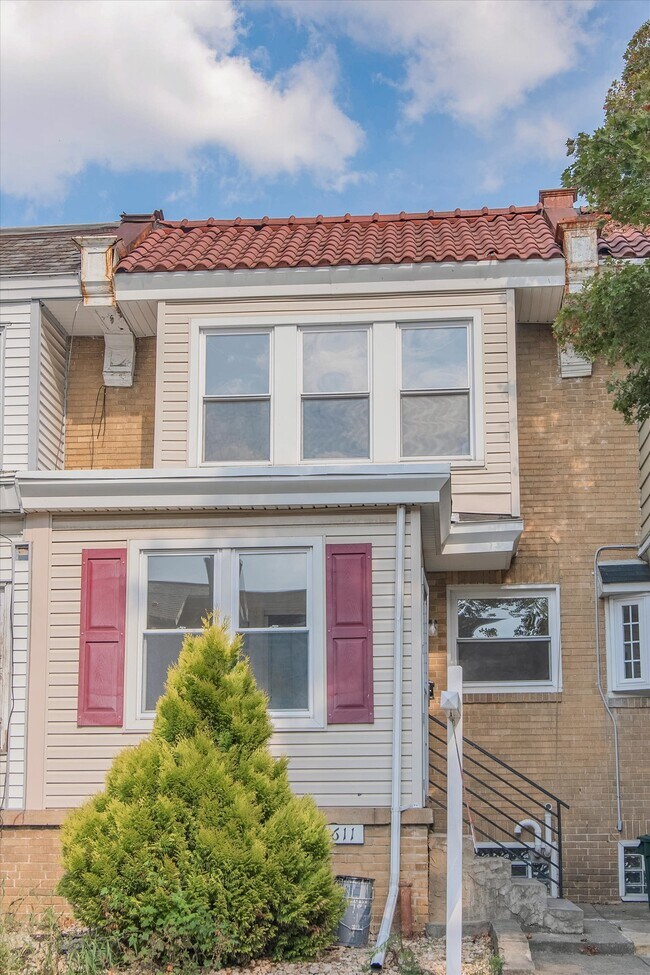 Building Photo - 6611 N 20th St