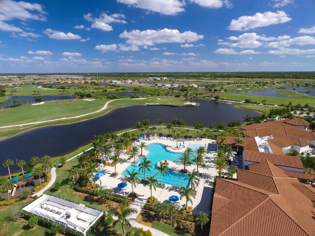 Building Photo - "Spacious 2-Bed, 2-Bath W/Den Condo Retrea...