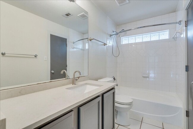 Building Photo - 2811 Hardeman-B