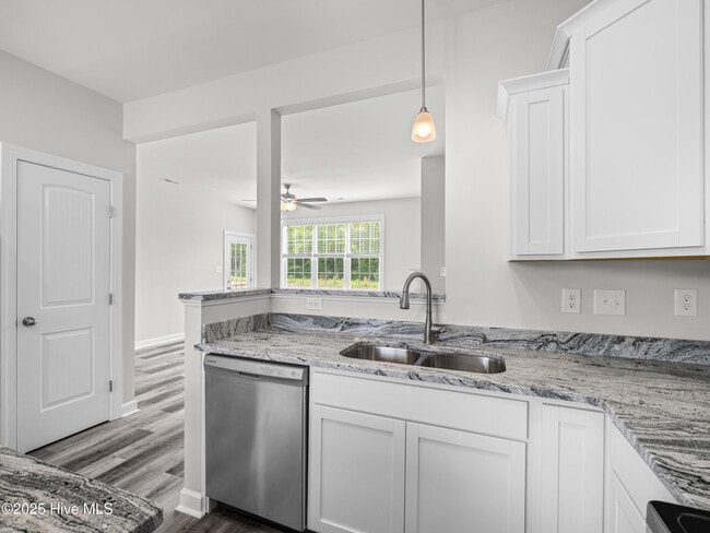 Building Photo - 908 Freewoods Ct