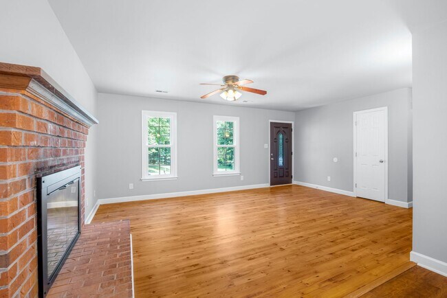 Building Photo - 3 Bedroom Home in Chesterfield County ***Available August 2026**