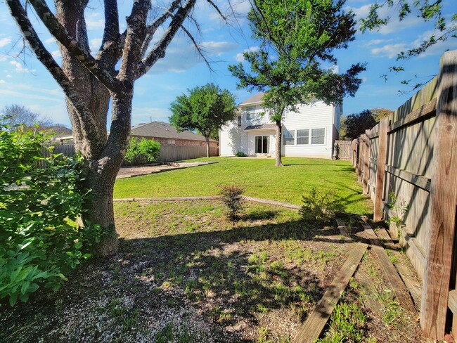 Building Photo - Beautiful Single Family - 4/BR 2.5/BA