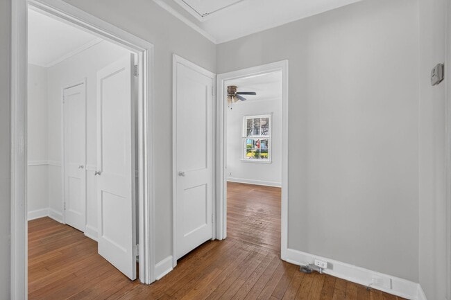 Building Photo - 216 E 57th St