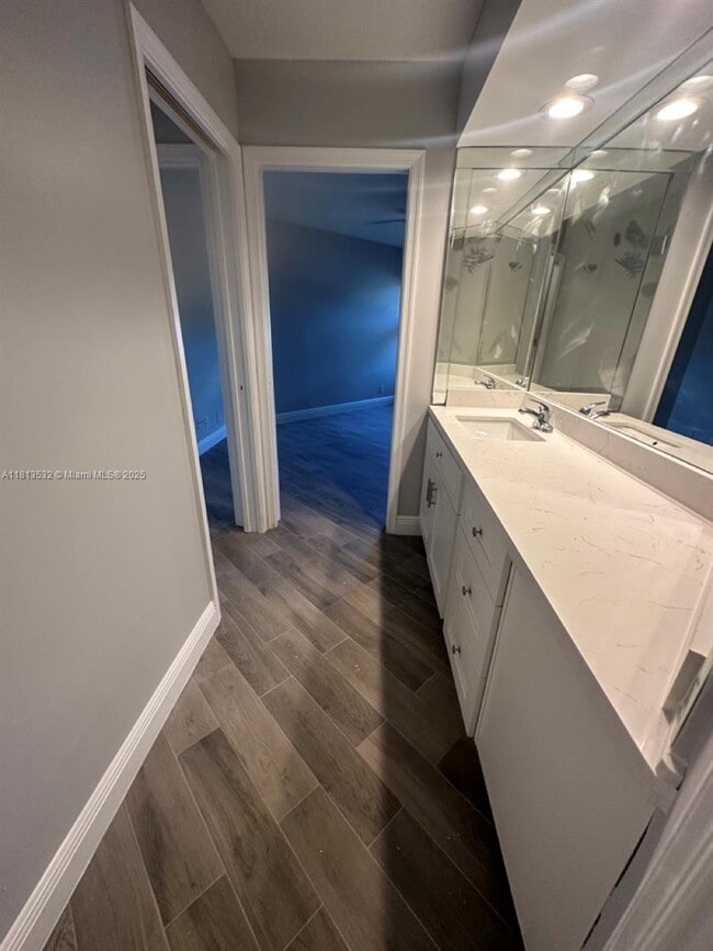 Building Photo - 21615 Villa Nova Dr