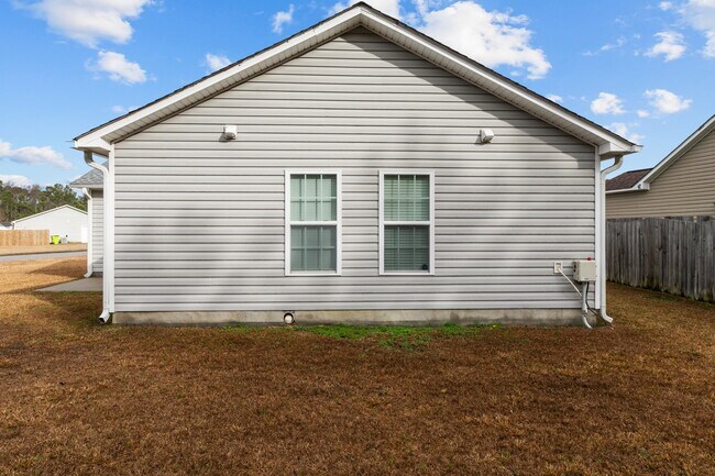 Building Photo - 100 Sumatra Ct