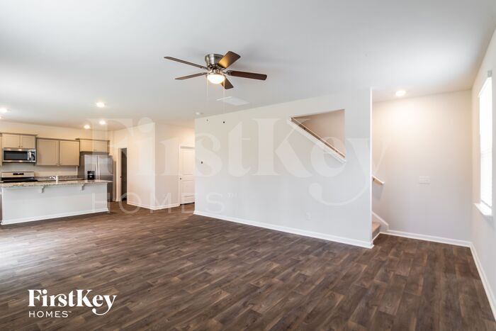 Building Photo - 348 Bering Ln